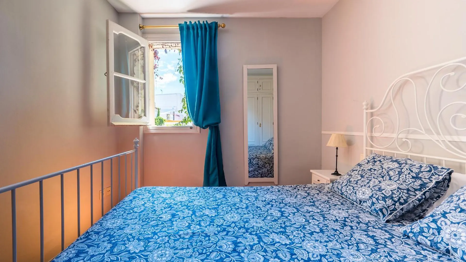 Novalia Home Suite Seville 0*,  Spain