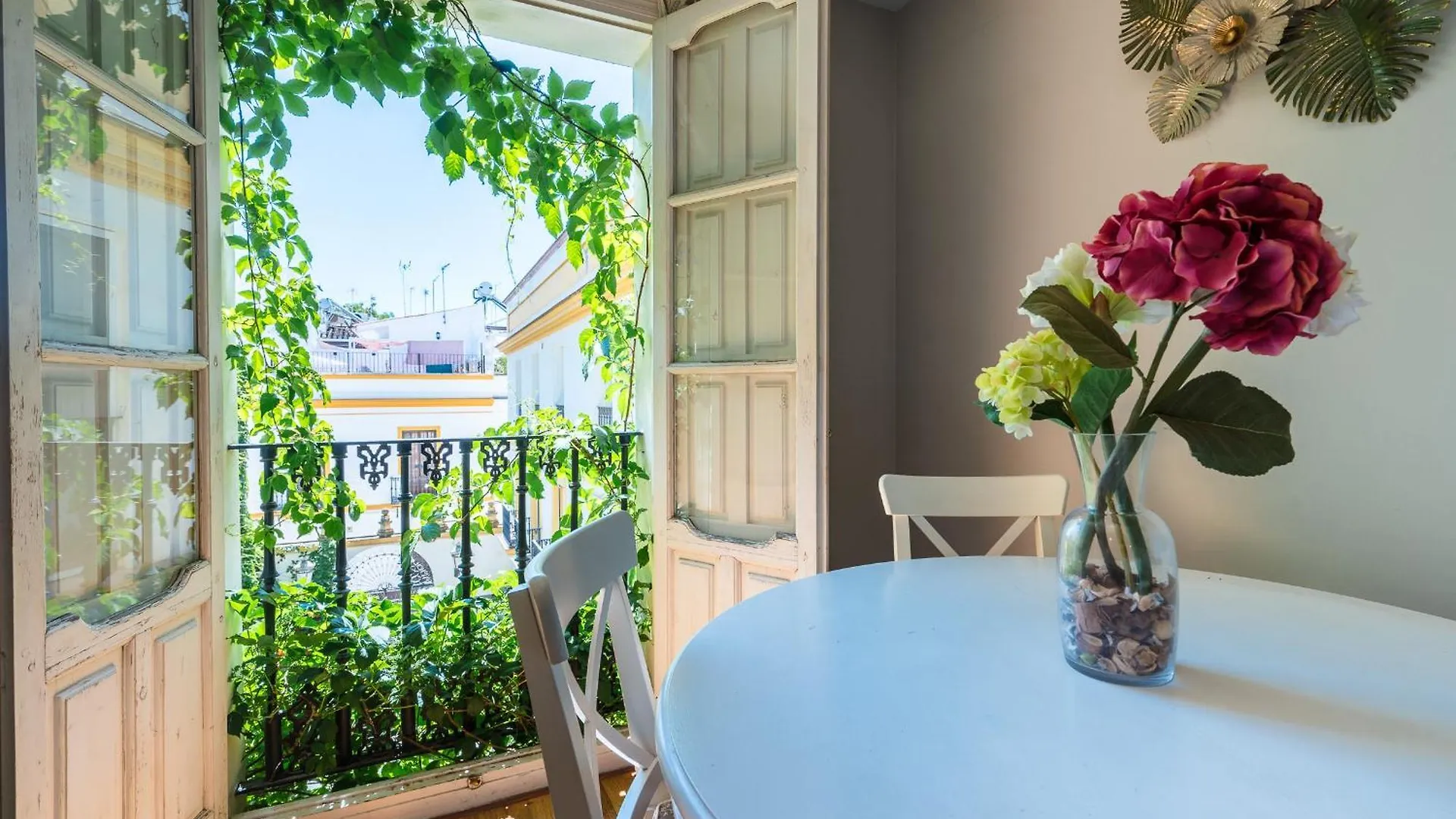 Novalia Home Suite Seville Apartment